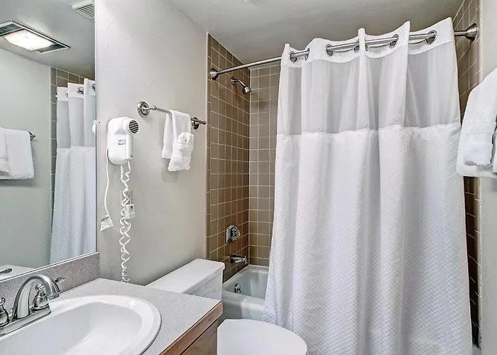 Vs438 And 436h Village Square Apartment